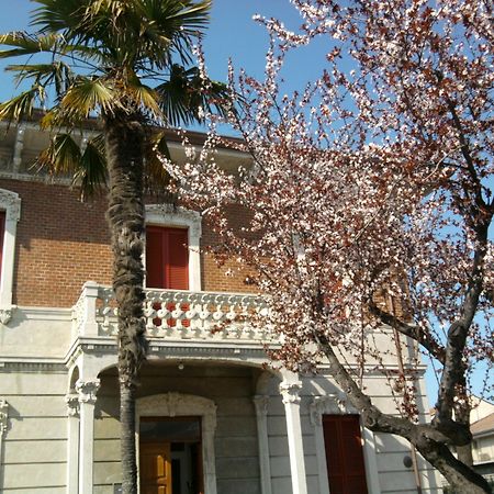 Villa Marietta Чивітанова-Марке Екстер'єр фото